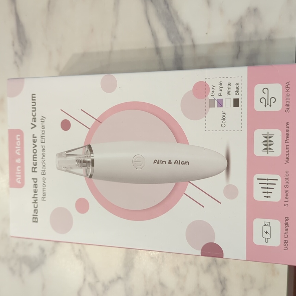 Blackhead remover vacuum